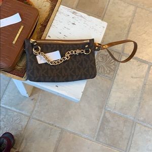 Wristlet